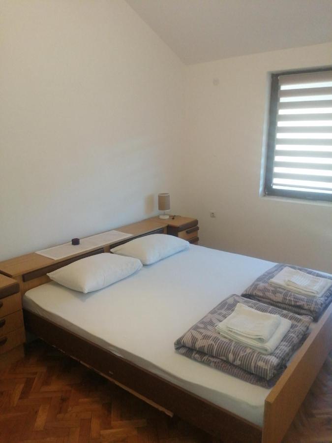 Domacinstvo Trifunovic Apartment Pretresnja Ngoại thất bức ảnh